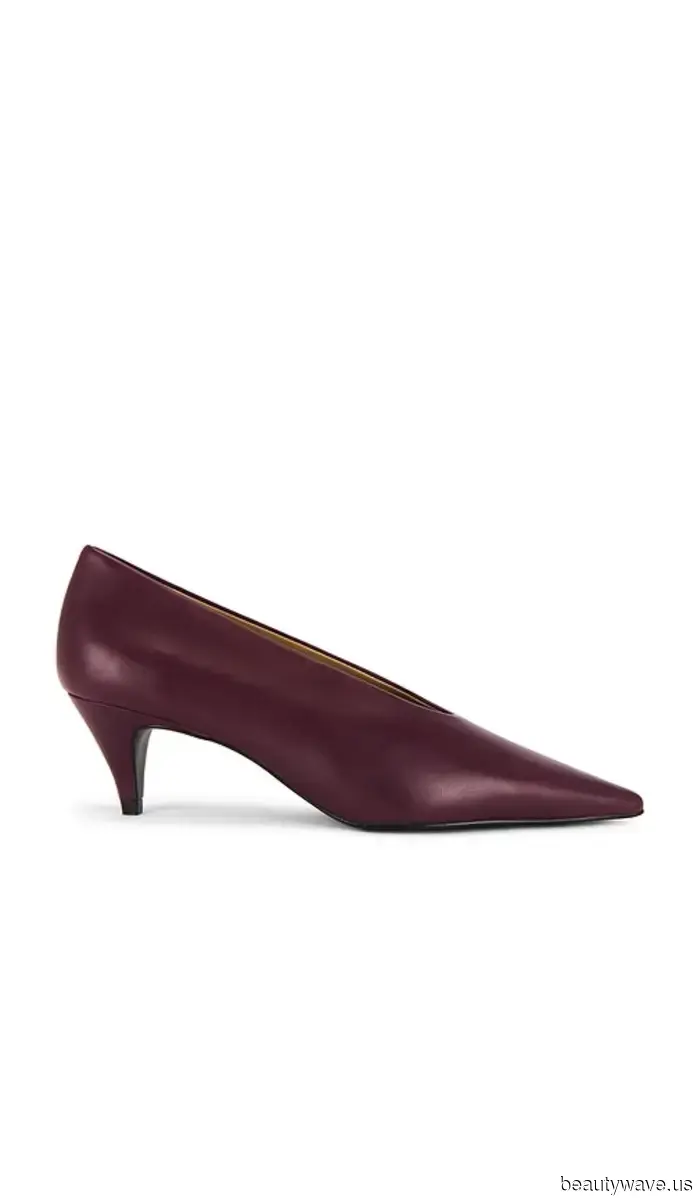 Click Here for Evidence That This Elegant Shoe Color Pairs Well With Both Jeans and Dresses