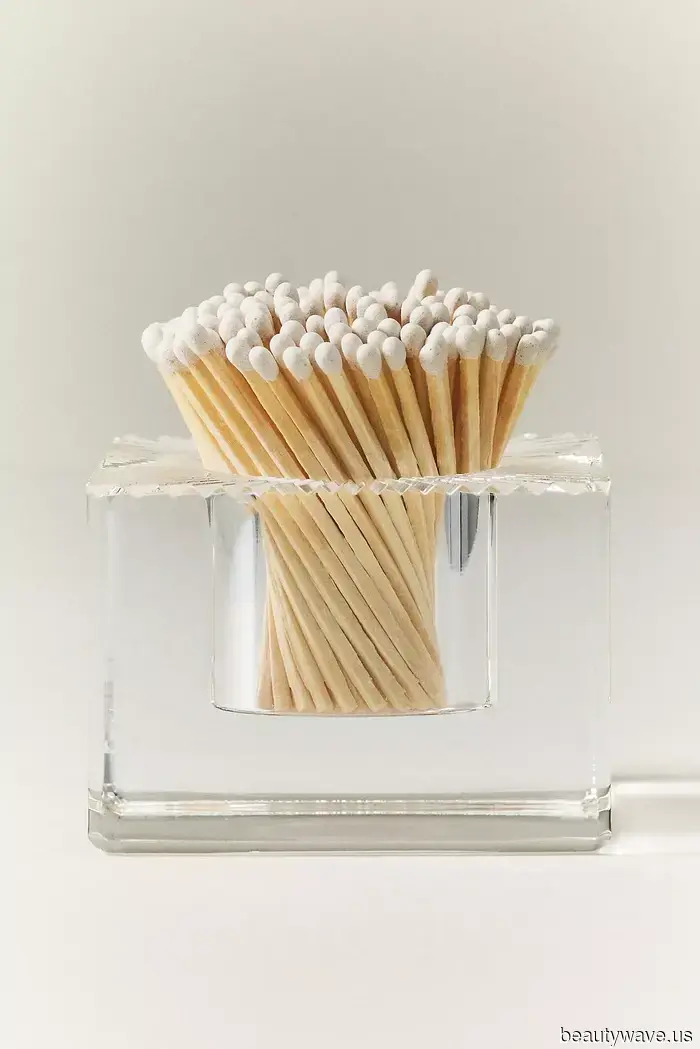 I reside in the Midwest and dread the yearly time change—these 14 beauty and wellness products help me cope.