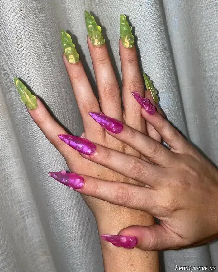 Do you recall Jelly Shoes? This Juicy Manicure serves as the nail counterpart inspired by the '90s.