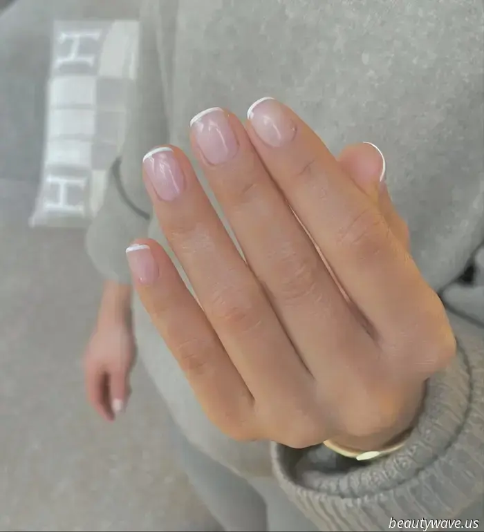Die Glass French Maniküre bemüht sich, zum elegantesten Nageltrend aller Zeiten zu werden