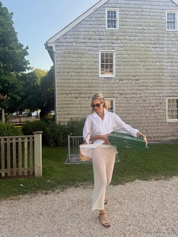 Here’s How Fashion Enthusiasts Dress for Summer Getaways to the Lake
