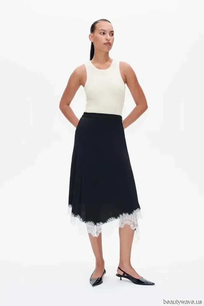 No one sports a white T-shirt quite like a fashion enthusiast—6 exceptionally stylish outfits to replicate now.