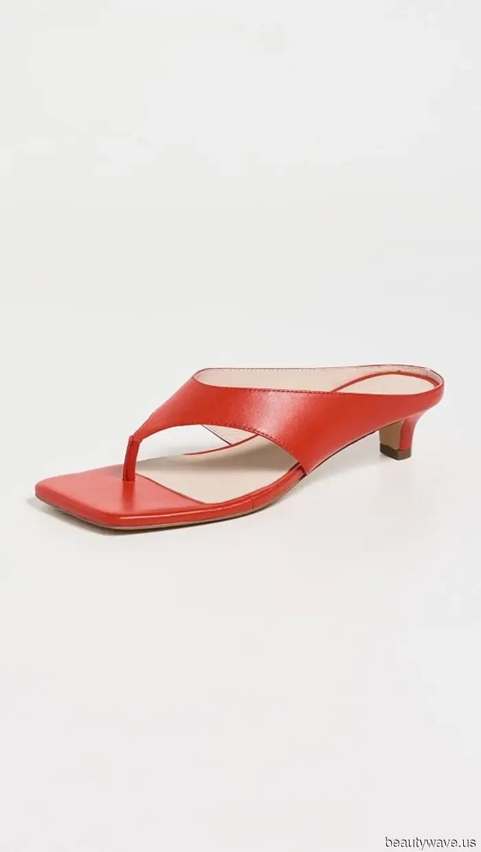 Es ist ein Fakt: Modeleute wählen diesen Sandalenfarbtrend über Schwarz, Weiß und Braun.