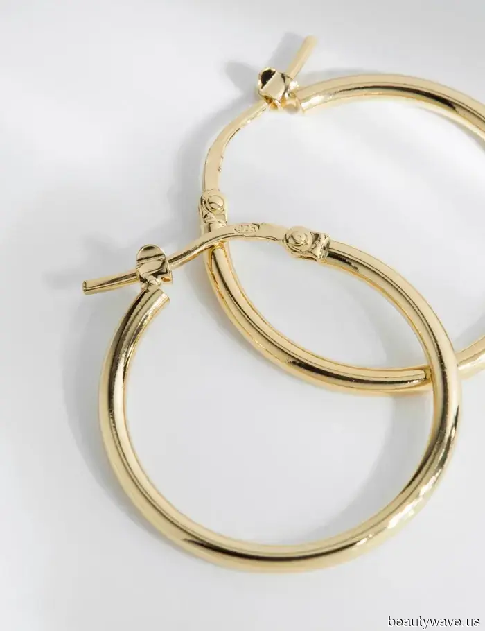 I've spent 15 years in the fashion industry—here's what I really wear on a daily basis.