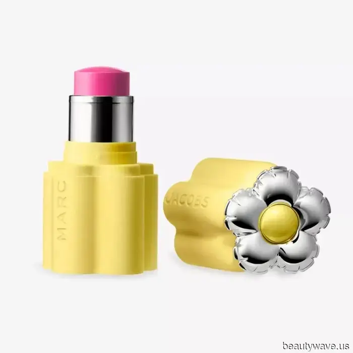 Marc Jacobs Beauty è ufficialmente tornato&mdash;ho testato ogni prodotto, ecco cosa sapere
