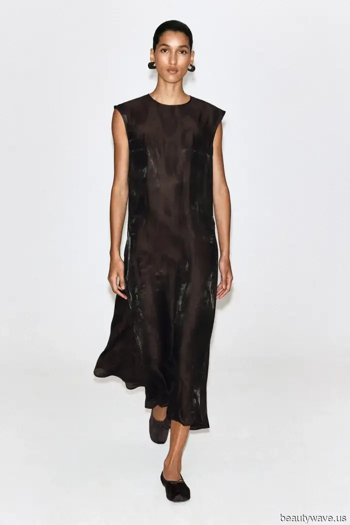 My Minimalist Friend Enjoys an Upscale Aesthetic—7 Essential Pieces for Her Autumn Capsule Wardrobe