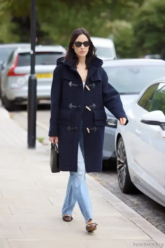 More Stylish Than a Puffer Coat—Alexa Chung Sported the Autumn Trend That Elevates Jeans to a Chic Level