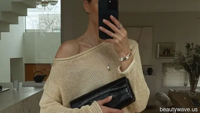 Banana Republic's Spring Sale Event is now underway, and stylish individuals will want to add these items to their wardrobes.