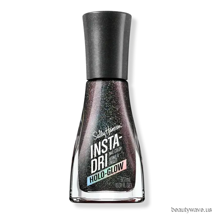 Звоню своему маникюристу&mdash;Хейли Бибер только что убедила меня попробовать этот анти-весенний маникюрный тренд