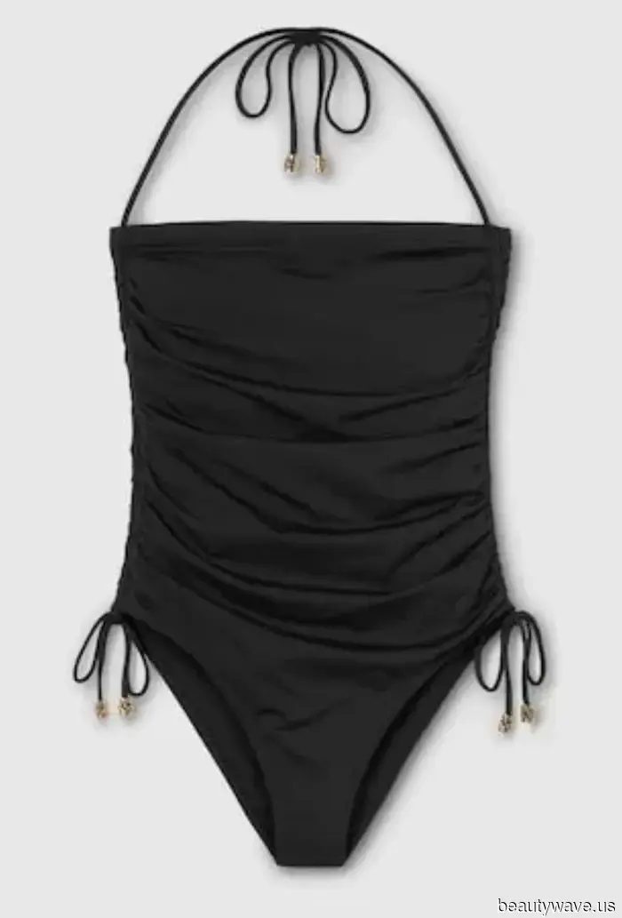 Klassisch, zeitlos und immer schick: Elegante Französinnen greifen in jedem Sommer auf diesen Badeanzug-Stil zurück.