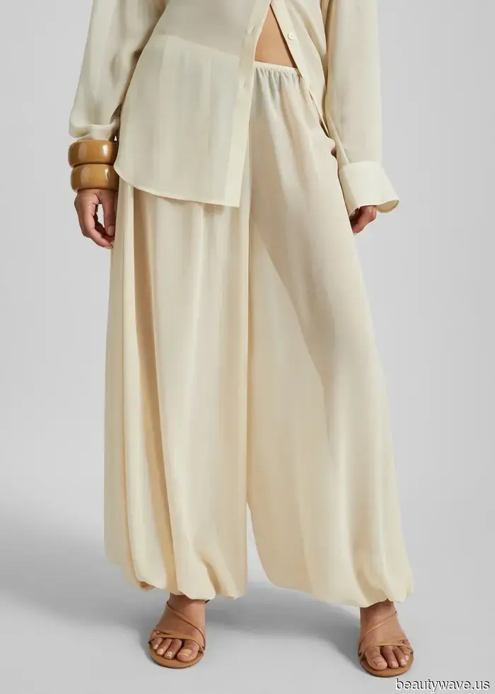 Chiamando tutti i minimalisti&mdash;Questo colore di pantaloni di tendenza è la cosa più chic che puoi indossare quest'estate