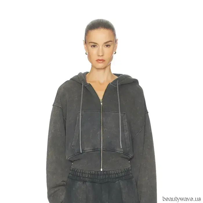 People constantly praise my style—here's a 7-day journal detailing everything I've worn and used.