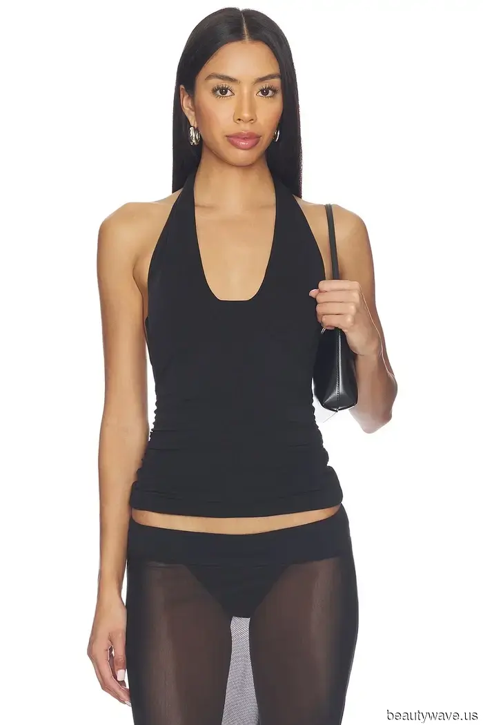 Si amas la ropa atemporal y elegante, esta es la marca para comprar en Revolve.