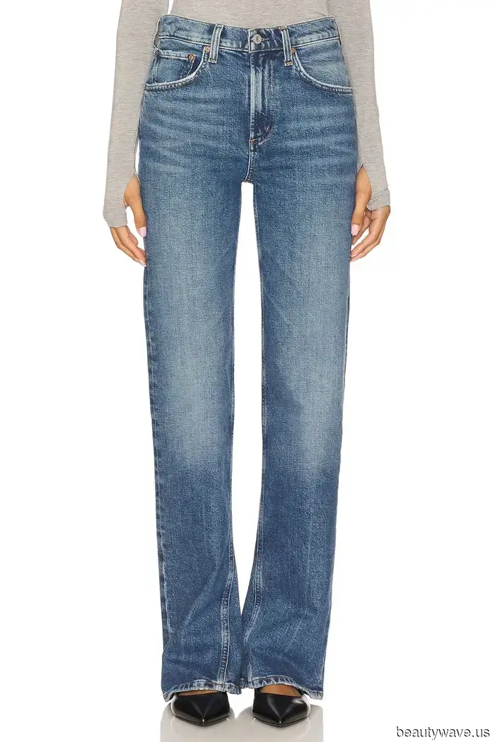 Il modo di indossare i jeans bootcut nel 2026 non include effettivamente stivali.