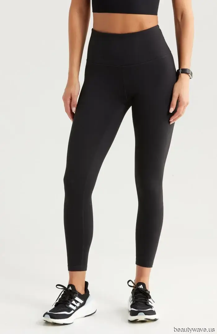 If you plan to wear leggings in 2025, please stick to styles like these, these, and these.