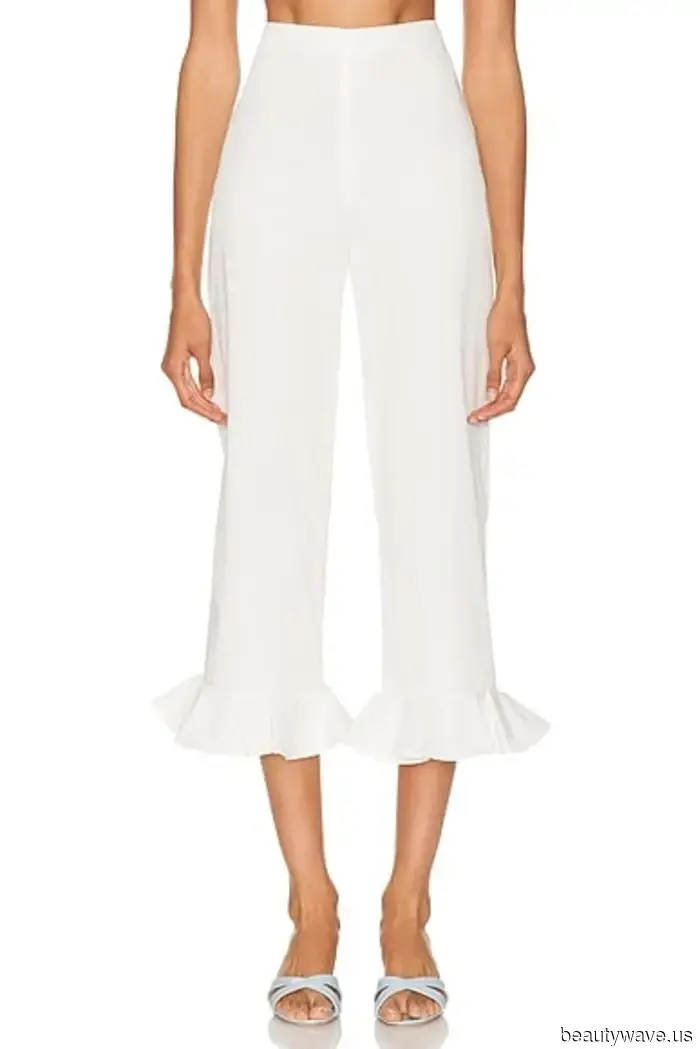 Apologies, Capris—Trendsetting under-30s are sporting this summer's pant style with ballet flats and boots.