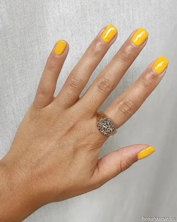 Declaring It: Butter-Yellow Manicures Paved the Way for "Sol Nails" to Thrive