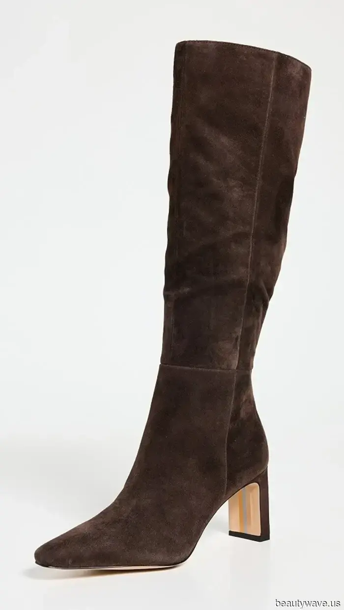 Move over, riding boots—I've recently been opting for this flat boot trend more frequently.