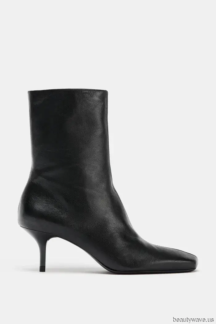 Bootcut leggings can appear odd with unsuitable footwear, but these five styles are stylish.