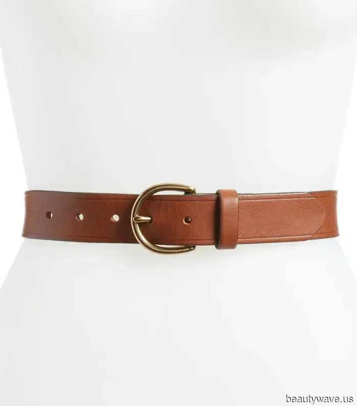 Just a heads up: Taylor Swift has revived this "dated" accessory color trend and made it trendy again.