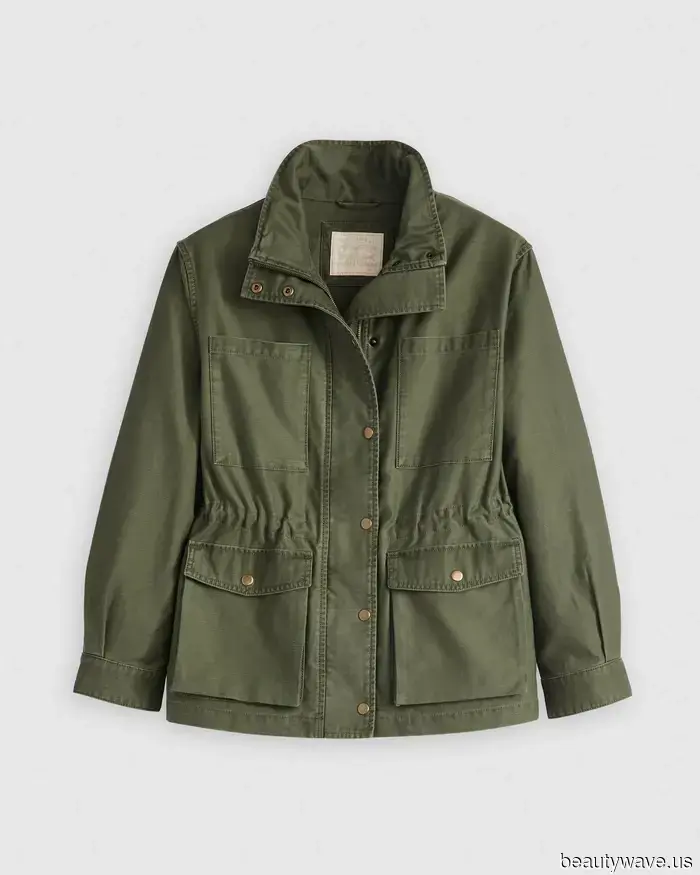 Preppy, artisticamente disordinato e molto 2026: il Ralph Tuck è il segreto per un layering senza sforzo