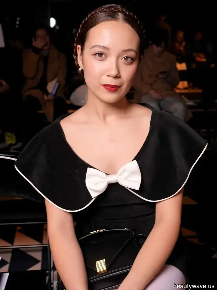 Laufey ist unser ultimativer Coquette-Beauty-Ikone&mdash;7 "Vintage Romance"-Looks, die es wert sind, nachgemacht zu werden