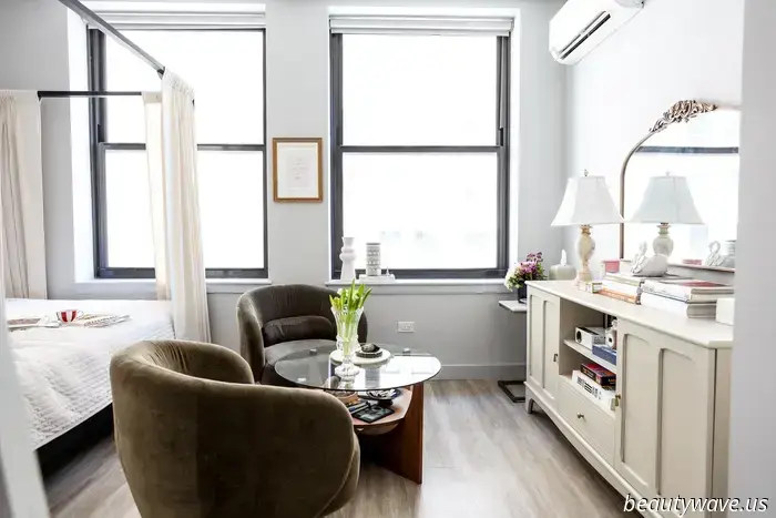 Our Graphic Designer's Chicago apartment resembles that of a luxury hotel.
