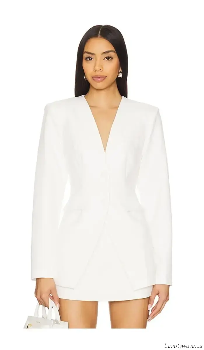 My friend tells me I appear *so wealthy* when I wear spring outfits featuring these 6 essential items.