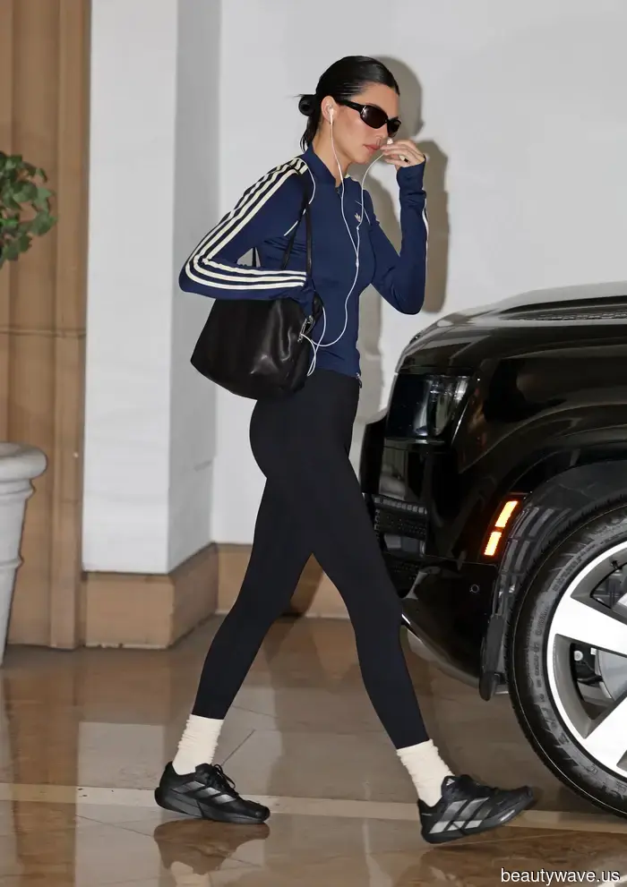 Kendall acaba de opinar&mdash;Si quieres usar leggings esta temporada, combínalos con este entrenador clásico.