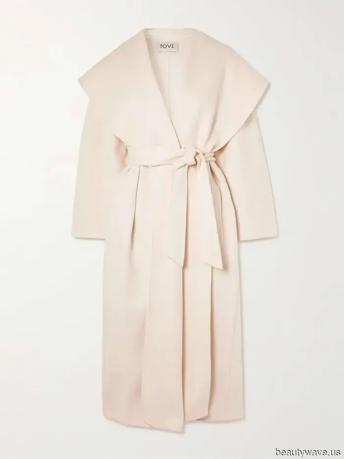 Ancora più elegante del beige&mdash;I cappotti sembrano i più costosi in questa tonalità sofisticata