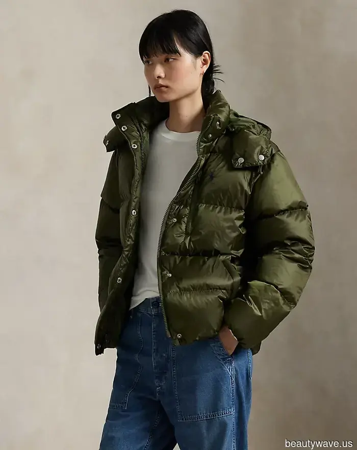 Tieni i leggings e le sneakers&mdash;Questo è il modo da It-Girl di indossare un piumino per l'inverno 2025