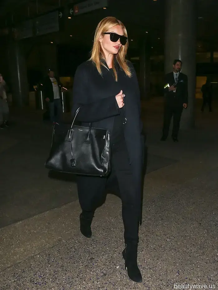 So che hai un gusto classico se stai portando questa borsa senza tempo.