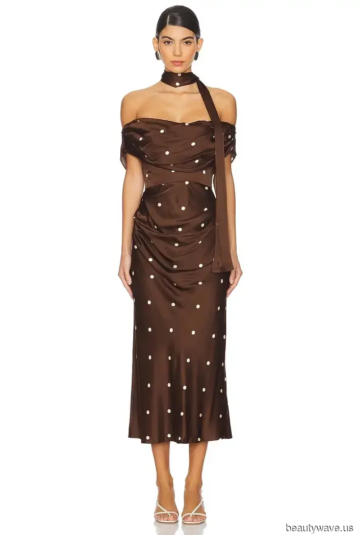 If you plan to sport polka dots this spring, style them like this.