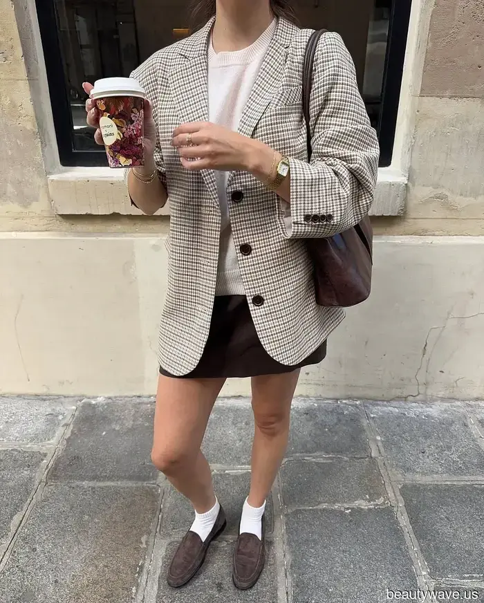 I’m noticing this subtly stylish flat-shoe trend being paired with outfits all over the place this fall.