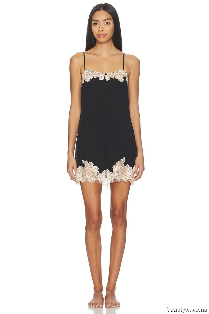 Lily Collins Recently Wore the 2026 Trend I Didn't Anticipate Seeing at a Train Station (Even in Paris)