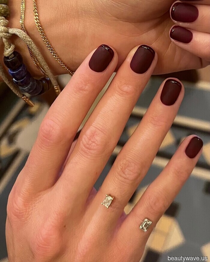 The 19 Chic Nail Colors Trendsetters Are Embracing This Fall (Along with the Ones They're Discreetly Phasing Out)
