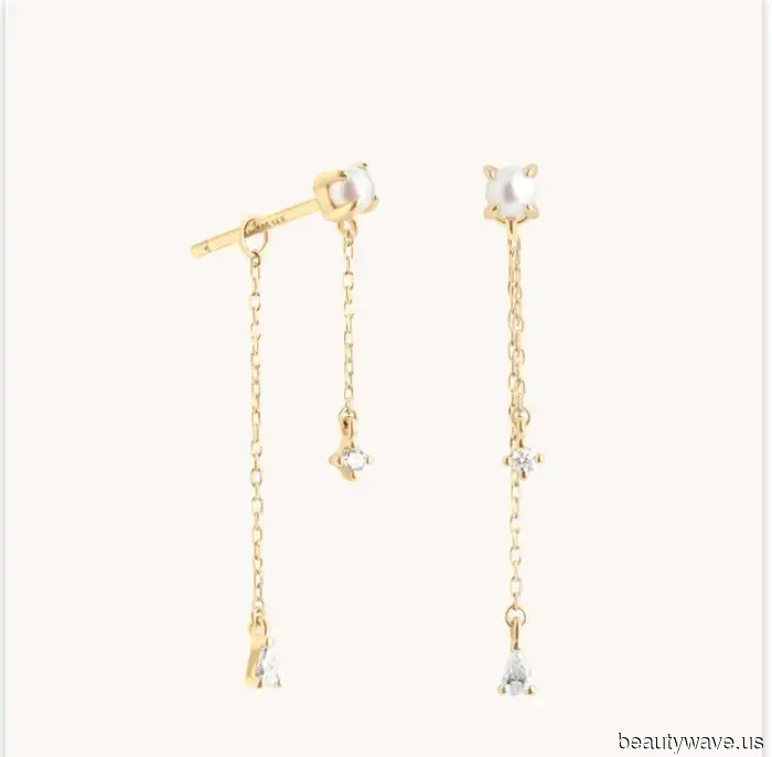 5 Accessories That French Women Are Currently Using to Elevate Their Simple January Outfits with Chic Style