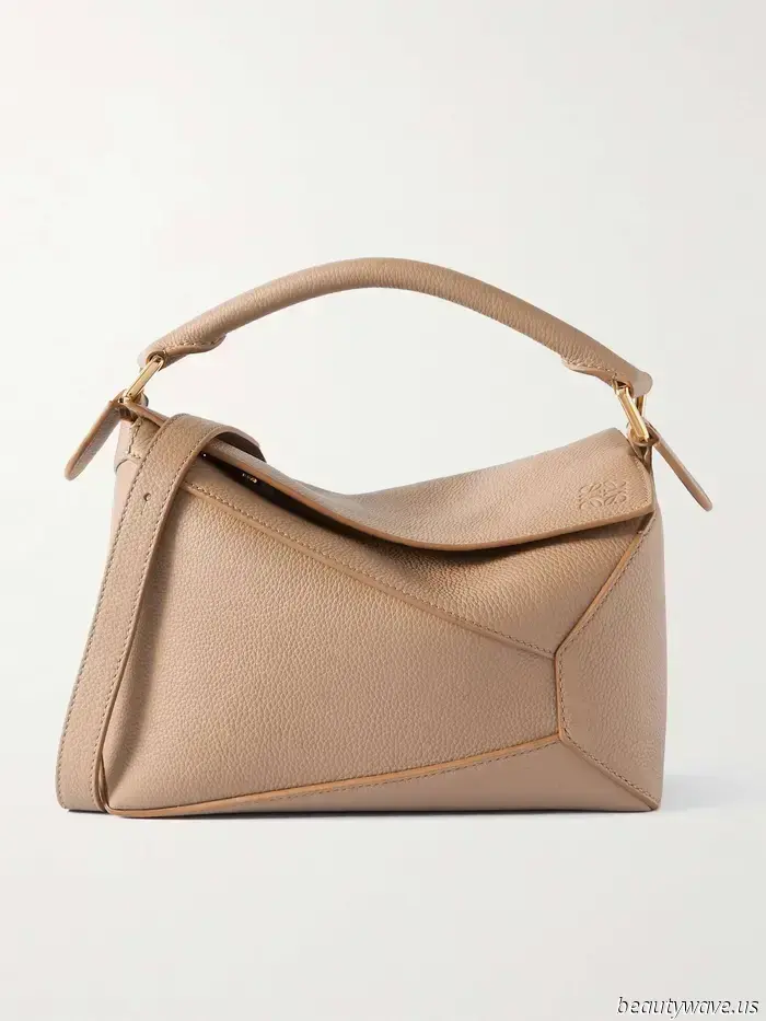 This Loewe bag is a favorite among fashion enthusiasts—I put it to the test to determine if it lives up to the hype.