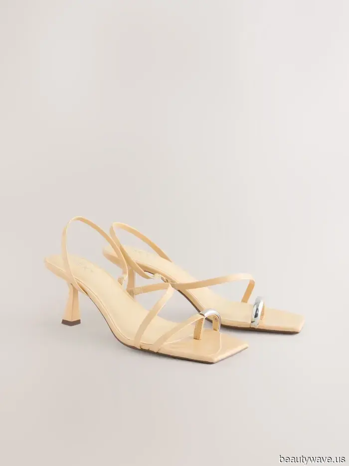 Avvistati a Parigi: 6 sandali chic e a prova di tendenza che le donne francesi stanno realmente indossando