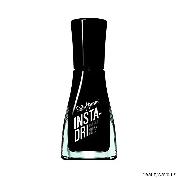 Cada individuo chic está usando uñas de "Navidad Gótica" en este momento&mdash;6 conjuntos vampíricos que actualmente…