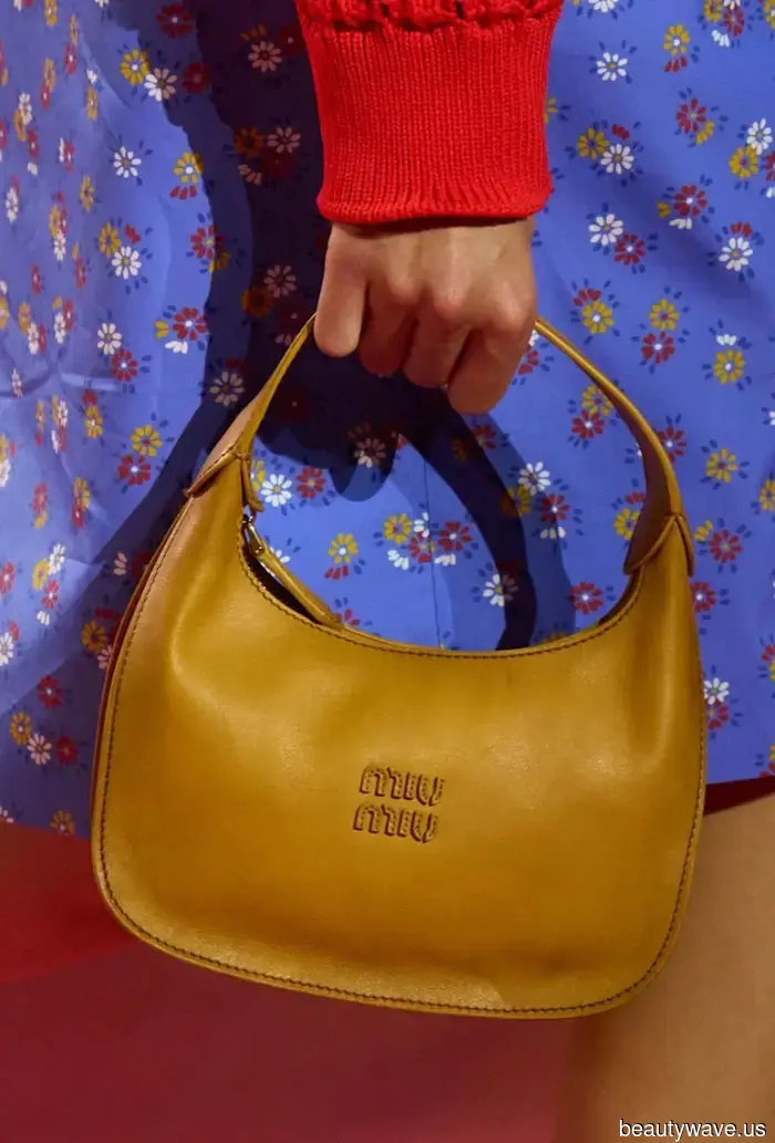 La mia amica mi ha chiesto quali tendenze di colore delle borse domineranno nel 2026&mdash;le ho inviato questi 7.