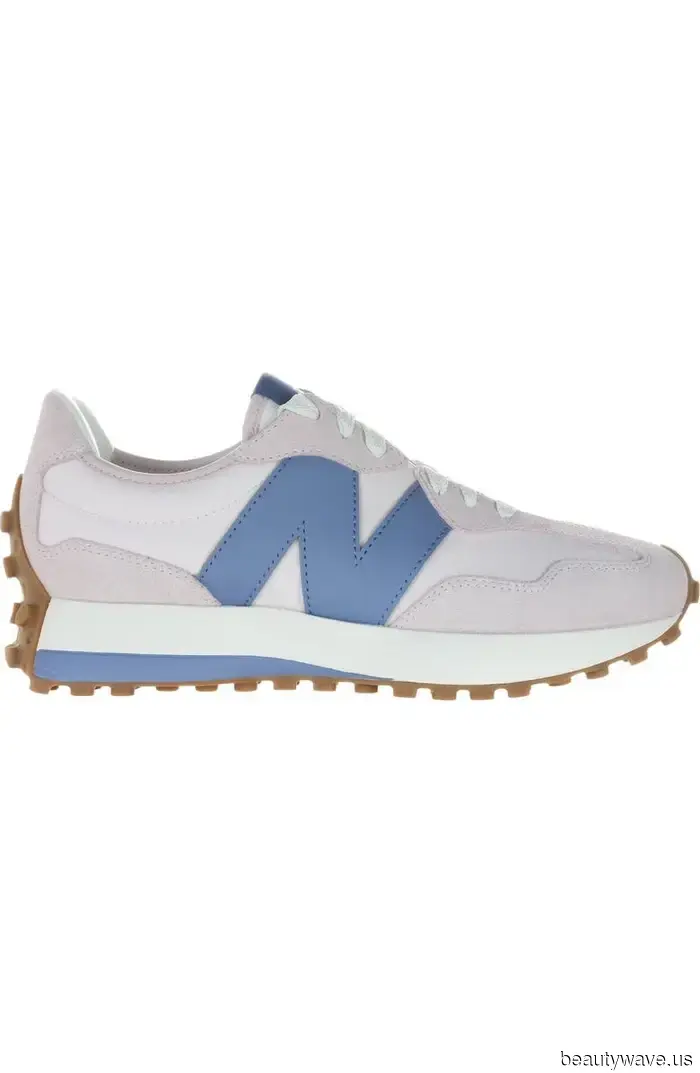 Estoy usando zapatillas, sandalias y zapatos planos hasta nuevo aviso—me gustan estos 28 de Nordstrom.