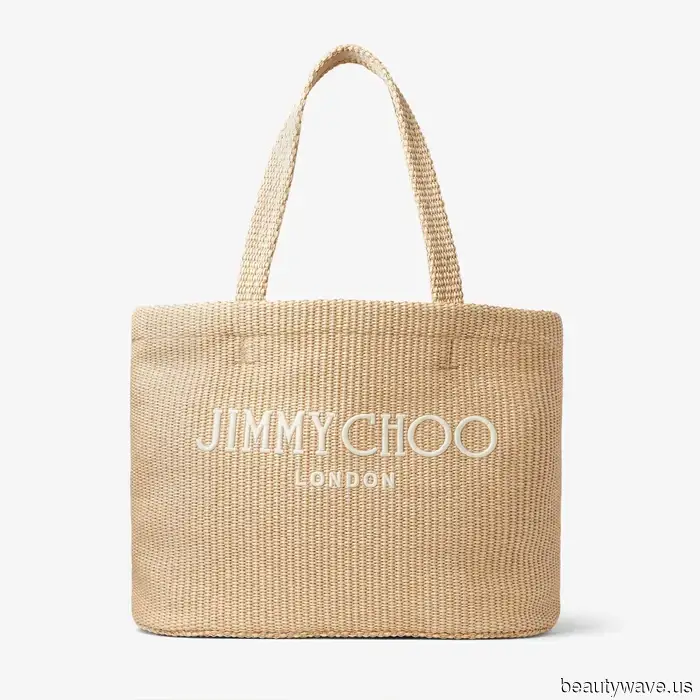 Neither Leather nor Suede—This Is the Sophisticated Bag Trend Stylish Women Revisit Each Summer