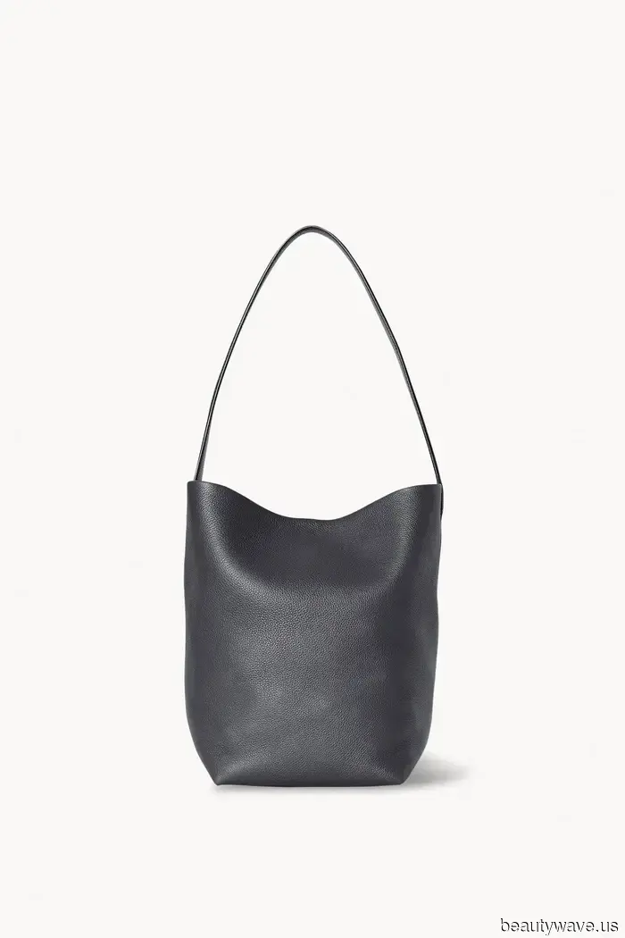 Ich sage es voraus: Diese weniger bekannte The Row Tasche wird der nächste Kultkauf sein.