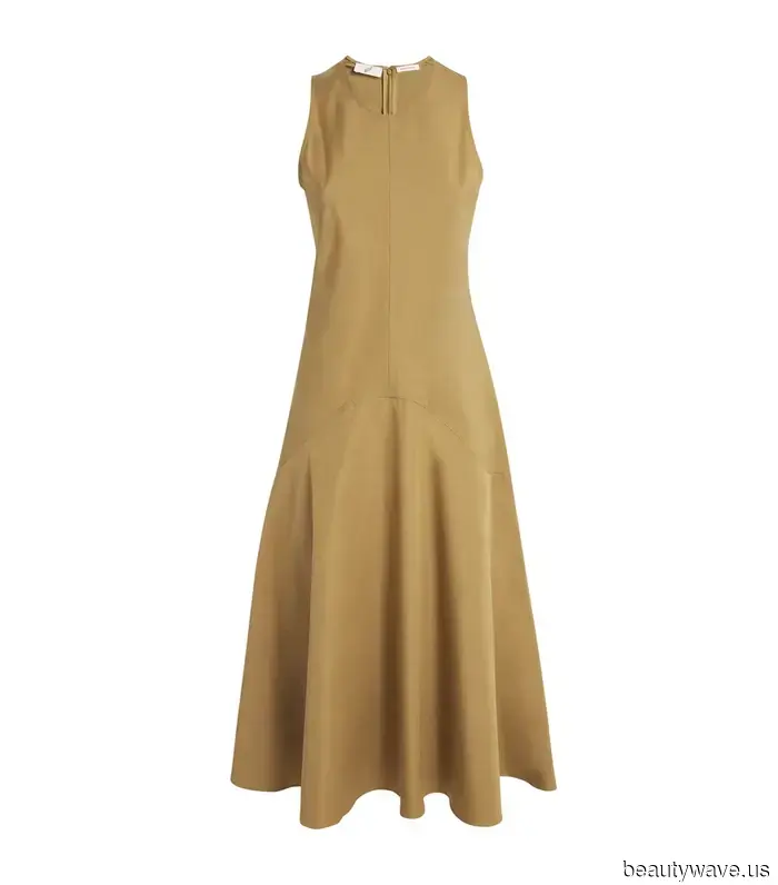 In New York gesichtet: Der Nicht-Weiße Kleid-Trend, den Modeleute nonstop mit Flip-Flops tragen