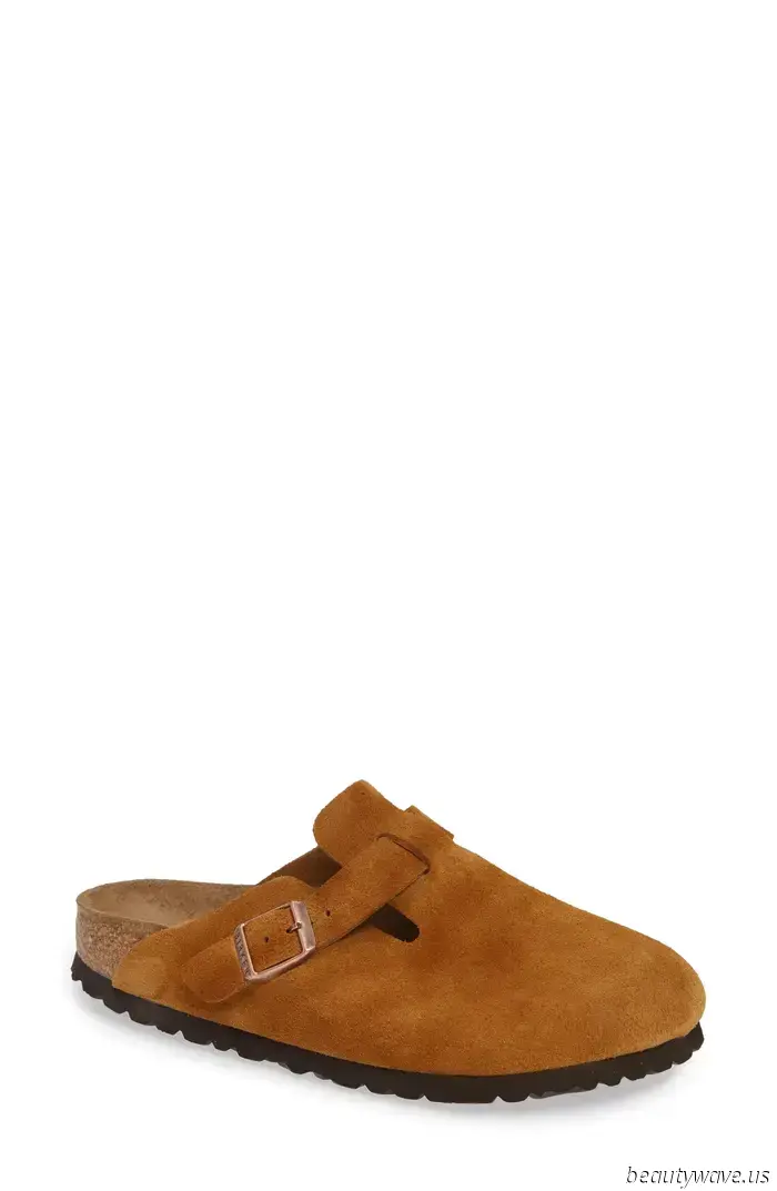 Le persone di moda che non amano le infradito indossano invece queste classiche scarpe a punta chiusa