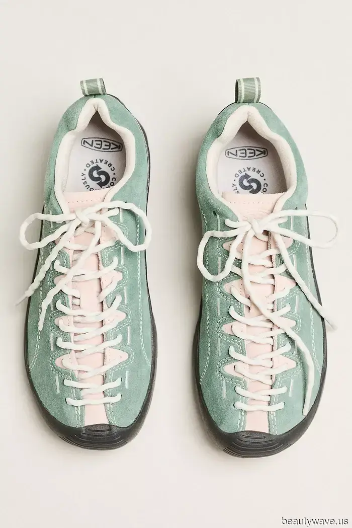 Questo influencer di stile britannico mi ha fatto scoprire un marchio di sneaker che rivaleggia con il mio amore per Salomon.