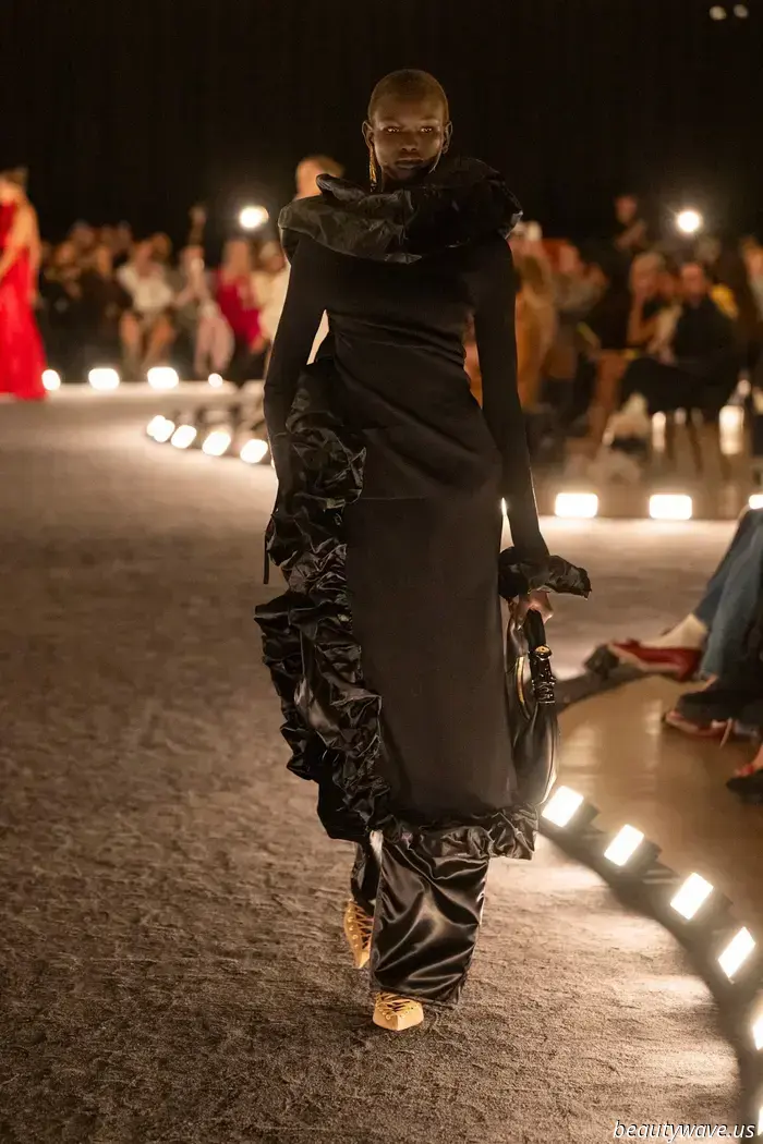 Daniel Roseberry showcased a real-life Schiaparelli fantasy to combat the current trend of sloppiness.