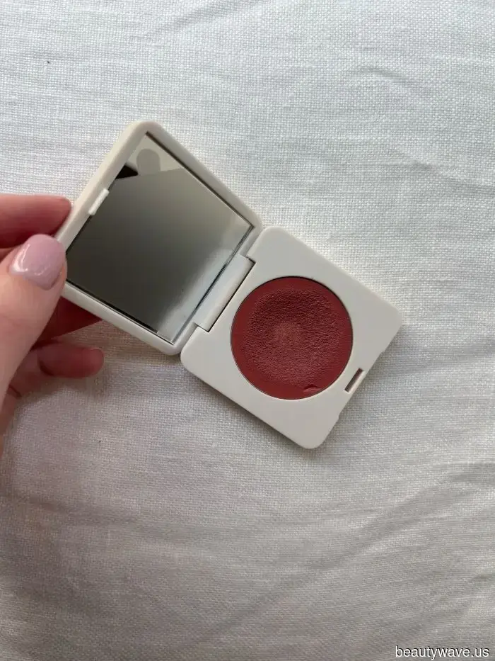 The most stylish people I know consider this makeup brand to be among the finest.