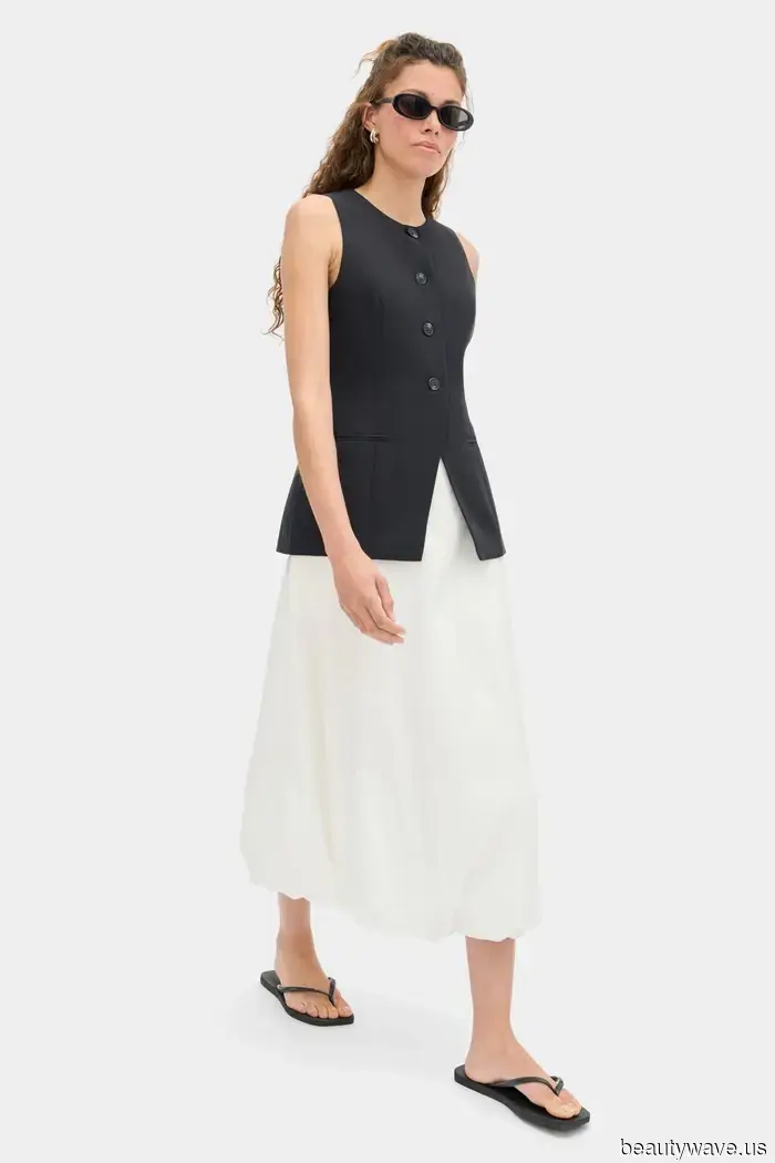 The skirt season has officially arrived—here are 9 chic high street styles that are sure to sell out quickly.